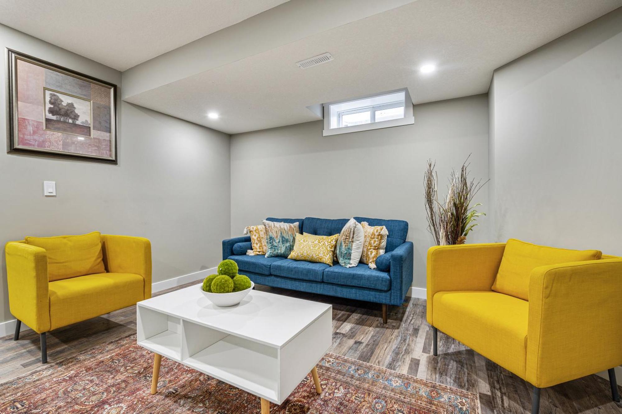 Modern 2 Bedroom Basement Suite With Laundry Calgary Exterior photo